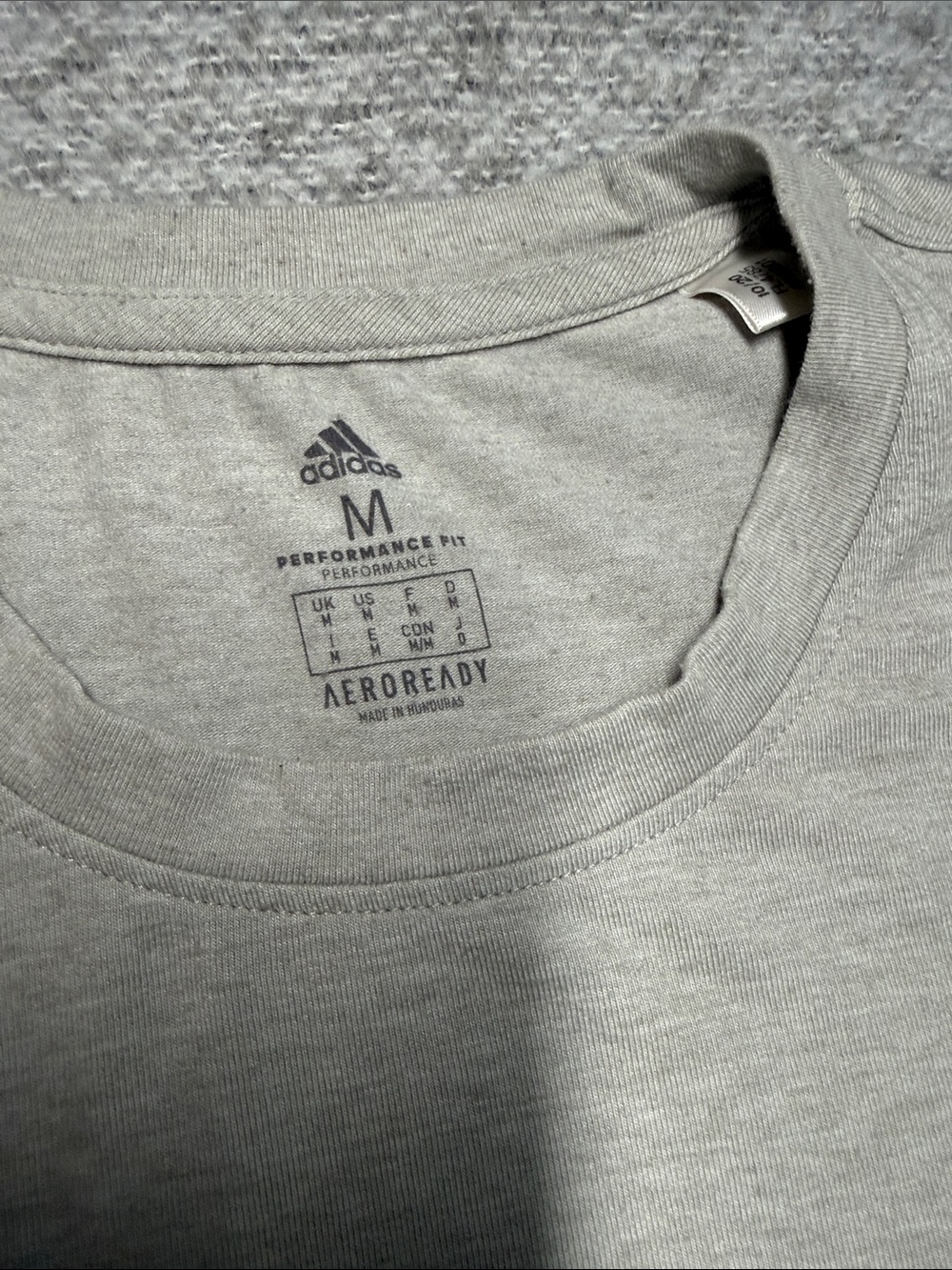 adidas Men’s Heather Light Gray Short Sleeve Crew Tee Aeroready Size M - Picture 2 of 11